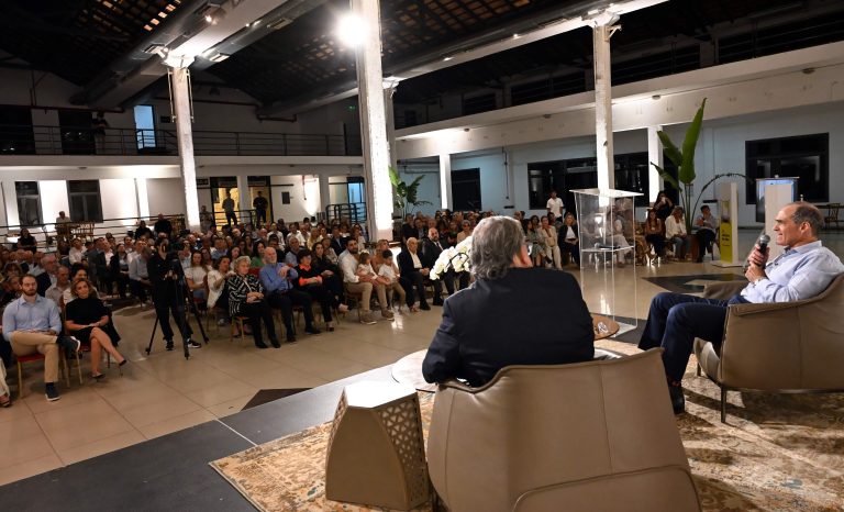 “Ponerse de pie fue una victoria titánica”: Jorge Mendelzon presentó su nuevo libro