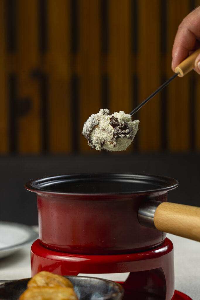 Temporada de fondue ganha novos sabores no 300 Sky Bar e convida paulistanos para uma experiência gastronômica exclusiva