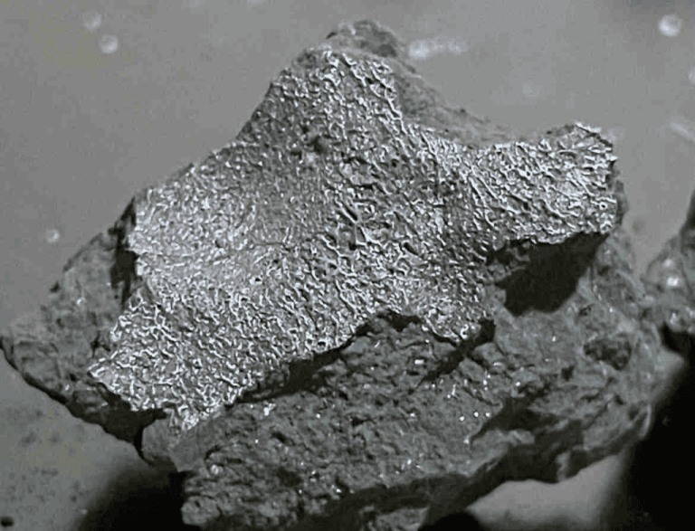 Meteorito que atingiu casa nos EUA carregava surpresa inesperada