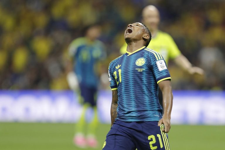 Federación Colombiana de Fútbol pide a Fiscalía investigar las amenazas contra Campaz