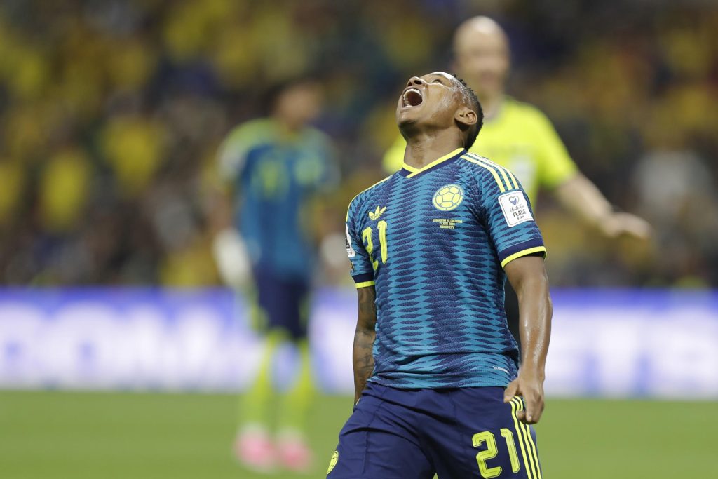 Federación Colombiana de Fútbol pide a Fiscalía investigar las amenazas contra Campaz