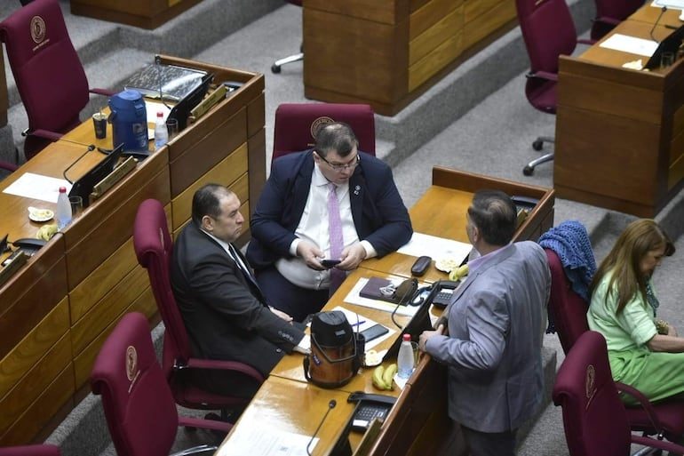 Abierta injerencia del Senado en la Corte en causa Conmebol-Banco Atlas Abierta injerencia del Senado en la Corte en causa Conmebol-Banco Atlas