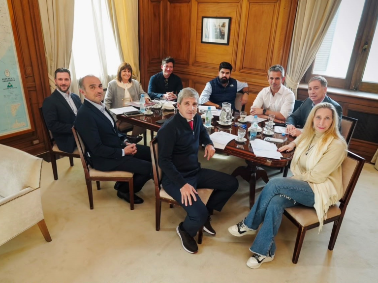 Argentina — La mesa política de Milei se reúne por la agenda legislativa y Malvinas antes del viaje a Francia