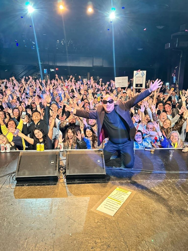 Argentina — La Mosca presentó “Baila para mí”, una versión junto a Los Caligaris grabada en vivo