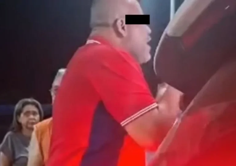 Atacó al taxista y le rompió el teléfono mientras subía a una pasajera recién operada: Las autoridades buscan al responsable
