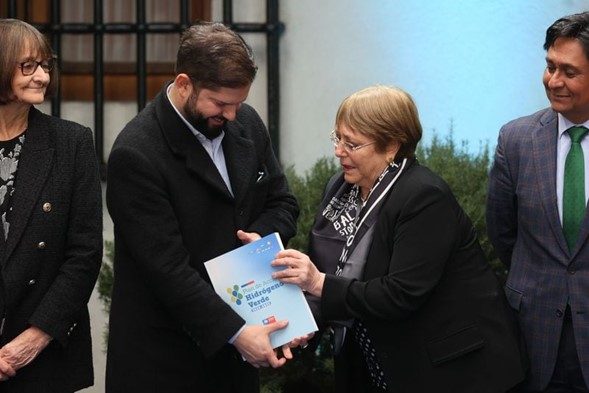 Boric y Bachelet piden revisar permanencia de Chile en el “Escudo de las Américas”