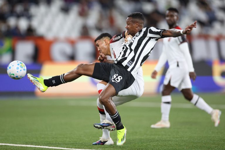 Botafogo perde Edenilson por até 6 semanas na reta final do Brasileirão