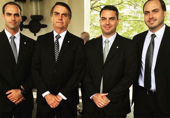 Brasil — Ataques à santa e à CNBB são uma prática recorrente dos Bolsonaros, diz estudo