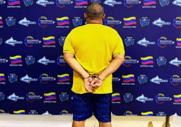 Capturan a sujeto de 58 años por acosar y amenazar a su nieta política en el sector los Haticos