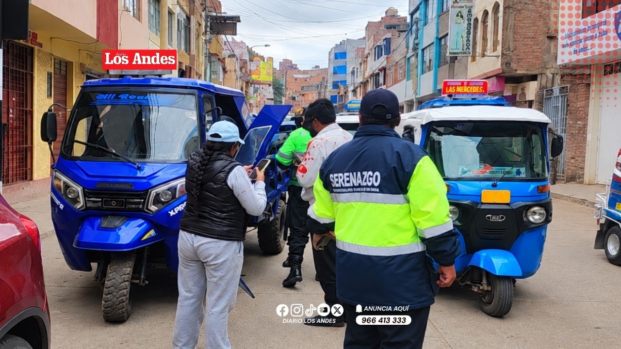 Choque entre motocarga y mototaxi termina en agresiones en Juliaca Choque entre motocarga y mototaxi termina en agresiones en Juliaca