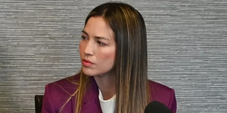 Claudia Macero regresa a Venezuela y dice que «no sabe» cuándo volverá María Corina Machado