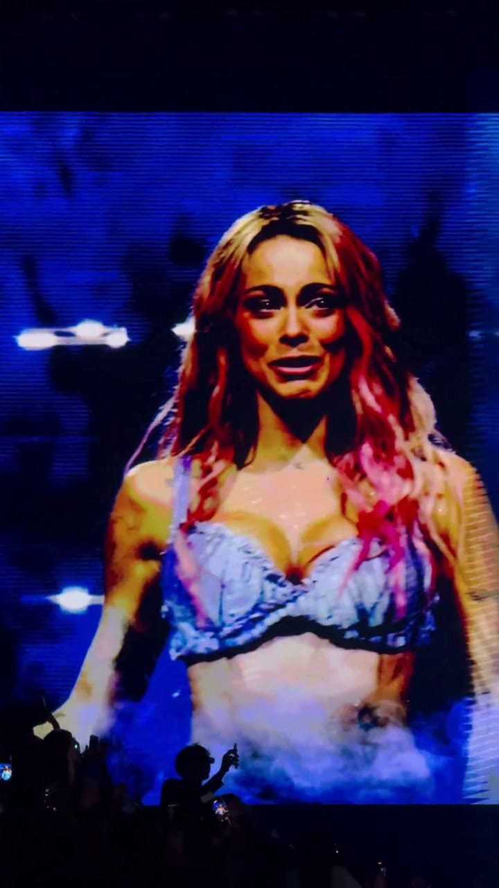 Colombia — Tini Stoessel se quebró en pleno recital y habló del duelo que atraviesa: “No se me hace tan fácil estar acá”