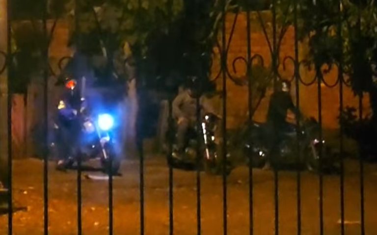 Cuatro hombres armados asaltan y golpean a un sexagenario