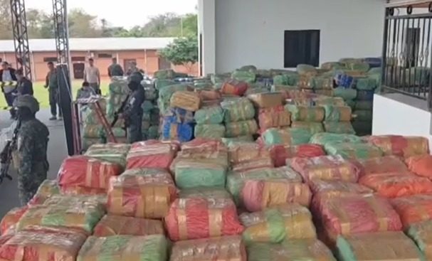 Destruyen 40 toneladas de marihuana incautadas en la Reserva Paso Bravo
