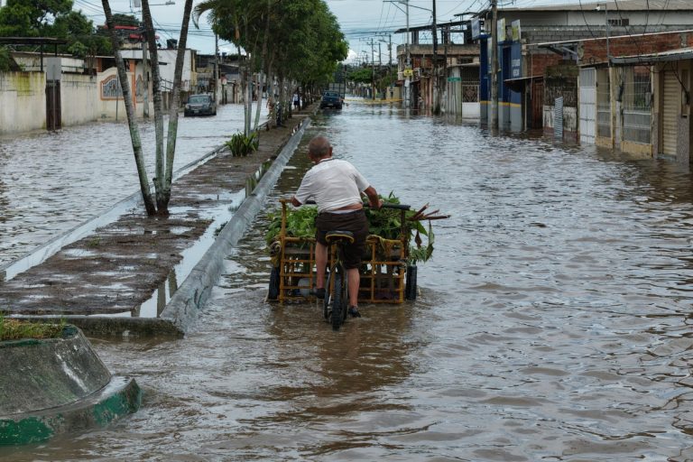 Ecuador — ¿Qué enseñan hoy las inundaciones de El Niño de 1997 y 1998?