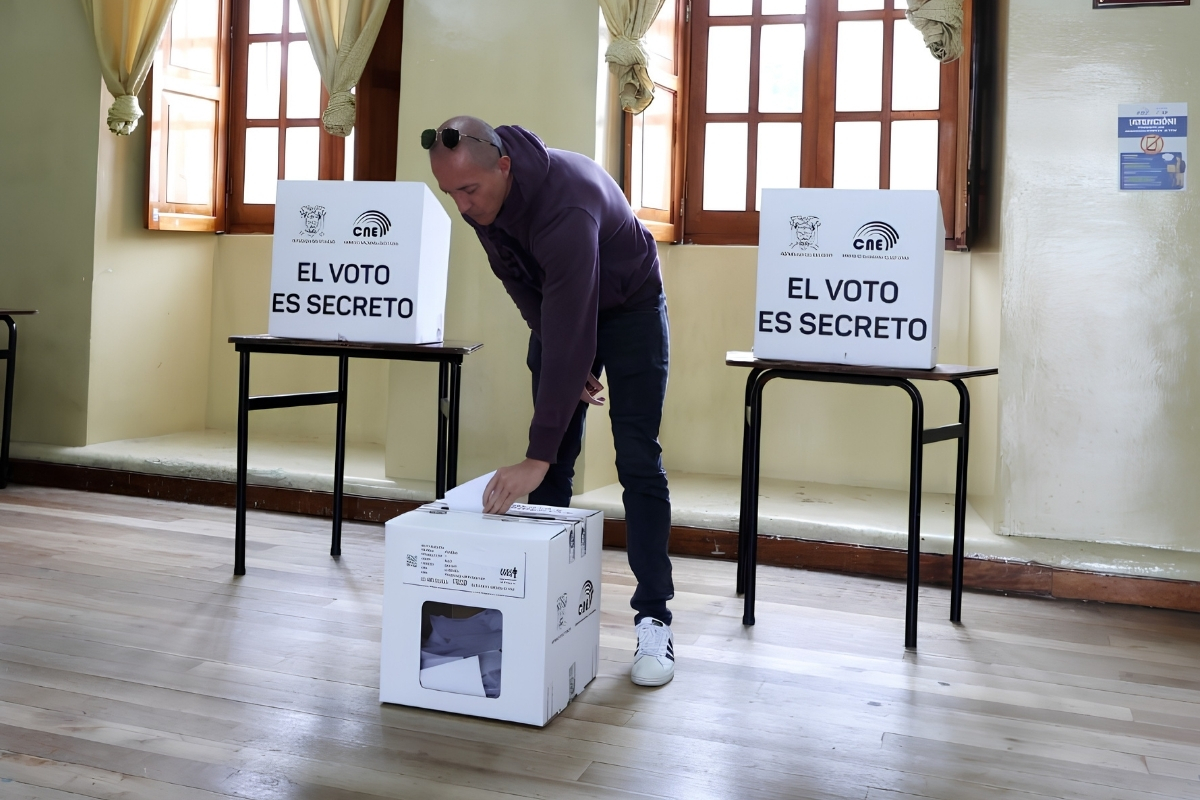 Ecuatorianos elegirán a siete consejeros de entre 65 candidatos al Cpccs Ecuatorianos elegirán a siete consejeros de entre 65 candidatos al Cpccs