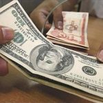 El dólar supera los Bs 12 y la moneda boliviana se hunde en devaluación || La cotización oficial del dólar pasó de 9,83 a 12,06 bolivianos en menos de una semana, con una depreciación acumulada superior al 23% desde la entrada en vigencia del nuevo régimen cambiario.