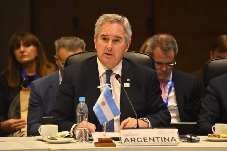 El Gobierno defendió la nueva ley de Malvinas y negó que restrinja la libertad de expresión