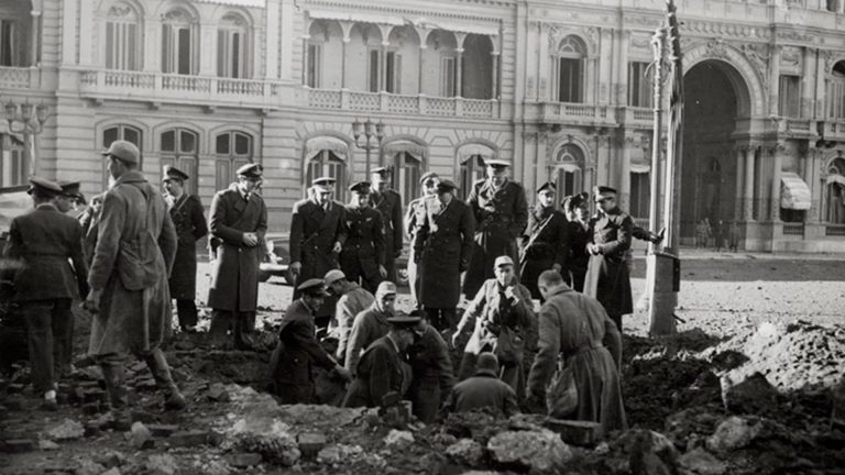 El golpe que inauguró dieciocho años de proscripción peronista: bombas en Plaza de Mayo, una alianza rota y la guerra civil que no fue
