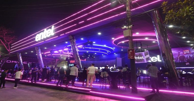 ENTEL inaugura su stand en FEXPOCRUZ 2026