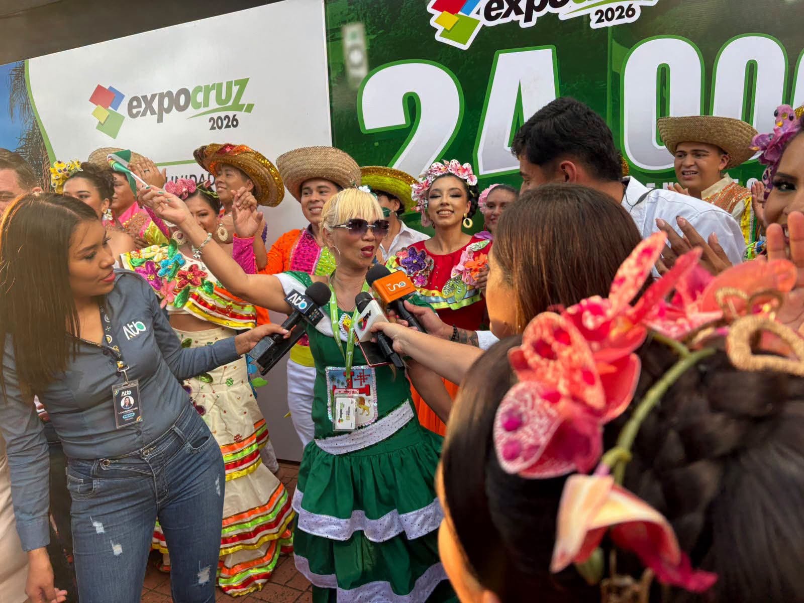 Expocruz 2026 abre sus puertas y la primera visitante es una ciudadana filipina Expocruz 2026 abre sus puertas y la primera visitante es una ciudadana filipina