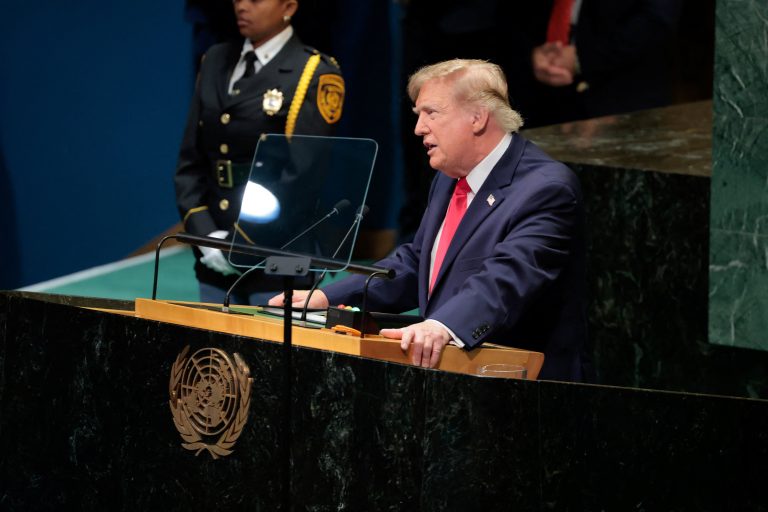 Fala de Trump na ONU sobre aniquilar o Irã constitui crime de guerra e ameaça nuclear