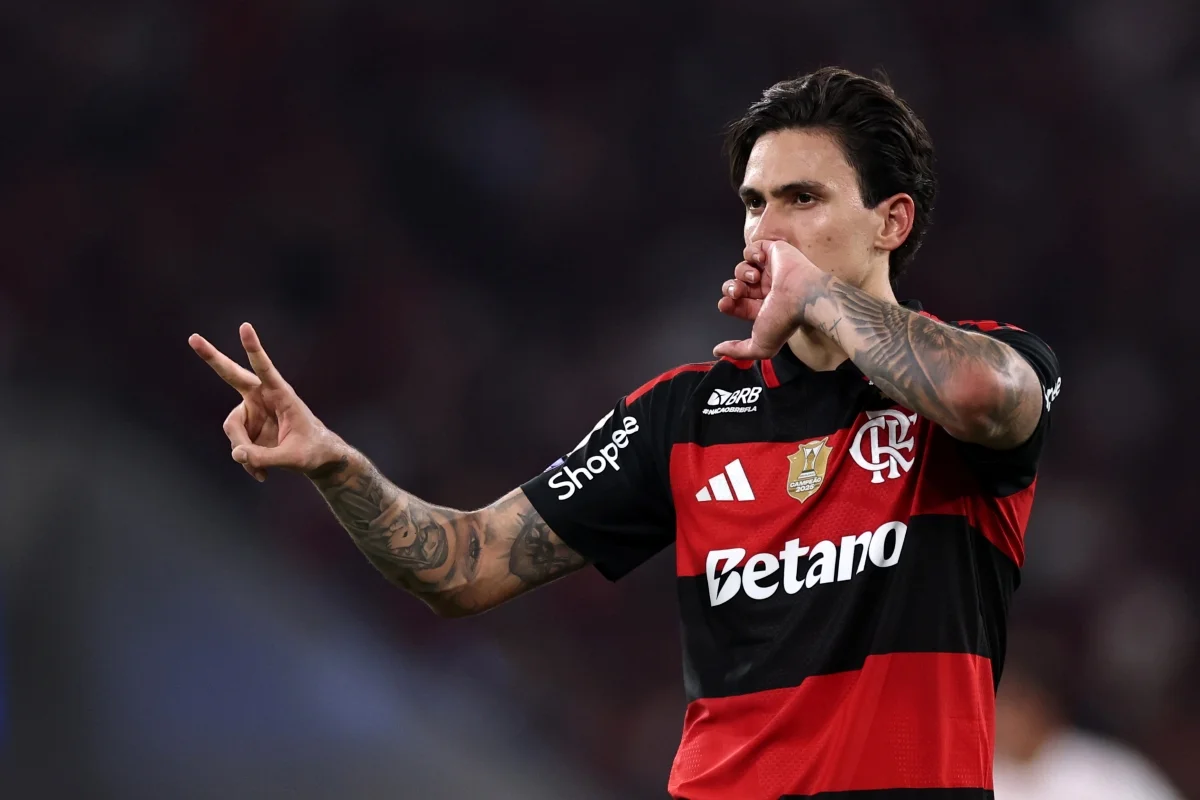 Flamengo dispara na liderança do Brasileirão após vitória crucial contra o RB Bragantino e abre 3 pontos de vantagem Flamengo dispara na liderança do Brasileirão após vitória crucial contra o RB Bragantino e abre 3 pontos de vantagem