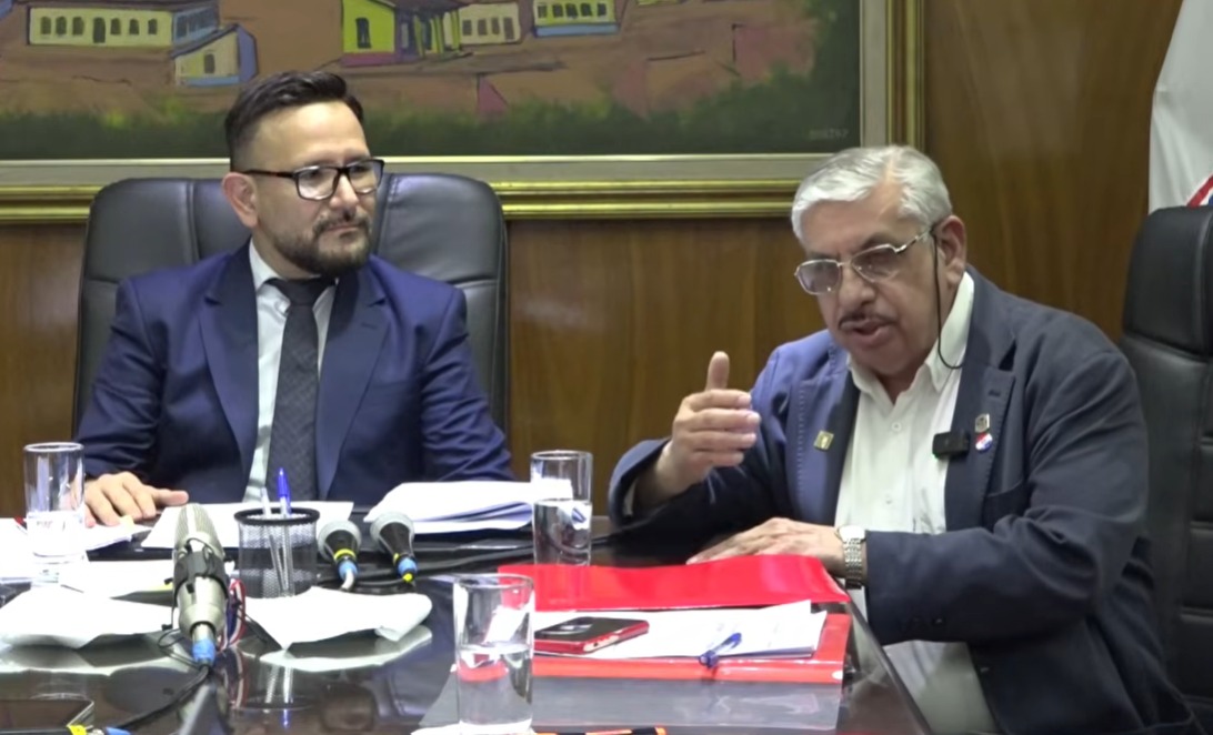 Fretes deja el IPS y advierte sobre graves irregularidades en tierras del Chaco Fretes deja el IPS y advierte sobre graves irregularidades en tierras del Chaco