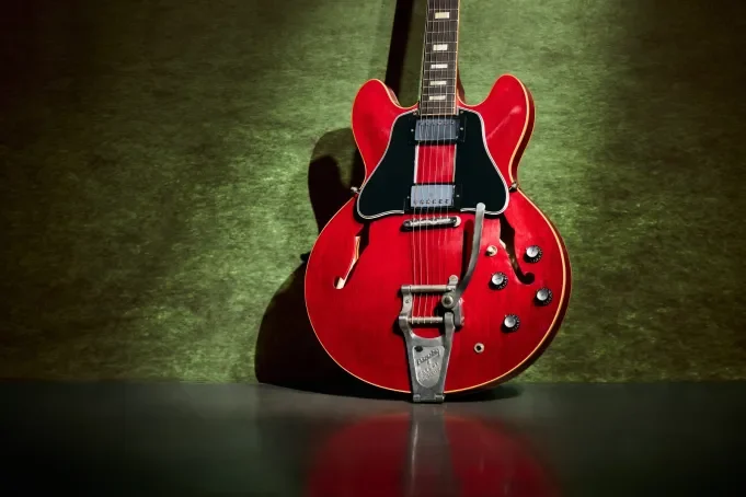 Gibson honra a Gustavo Cerati con guitarra de edición limitada disponible exclusivamente en Miami