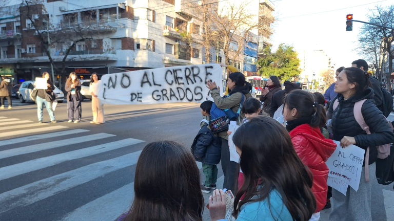 Jorge Macri cierra escuelas públicas
