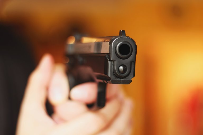 Juicio a acusado por violencia familiar y disparos prosigue con testificales
