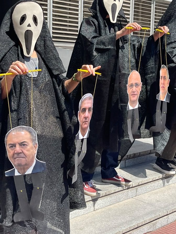 “Justicia tóxica”; escrachan al STJ por su fallo que habilita menores distancias para fumigar