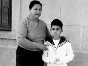 La foto acertijo: ¿Quién es este niño fabulador que es una de las figuras más aclamadas del cine español?