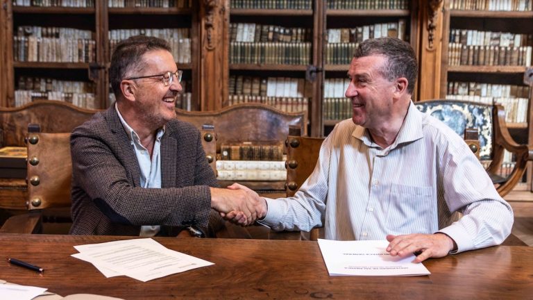 La Universidad de Salamanca recibe una nueva donación bibliográfica vinculada a los viajeros británicos por España