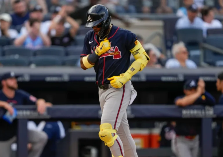 Los Bravos descartan una fractura en Ronald Acuña Jr. tras salir lesionado en Cincinnati