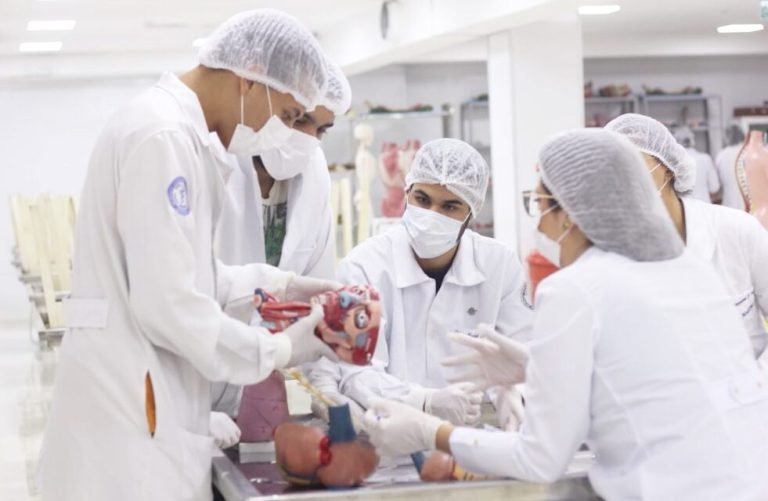 Los puntos clave del proyecto para frenar la creación de nuevas universidades con títulos falsos