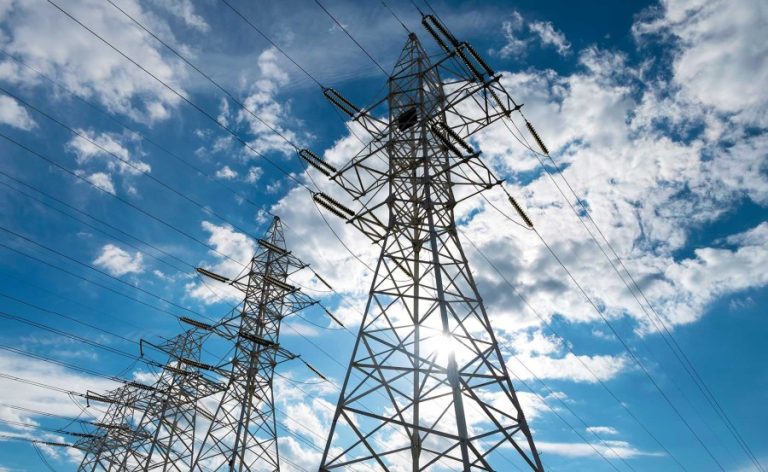 Luigi Pisella: mejoras en el sistema eléctrico podrían verse en un lapso de cuatro meses