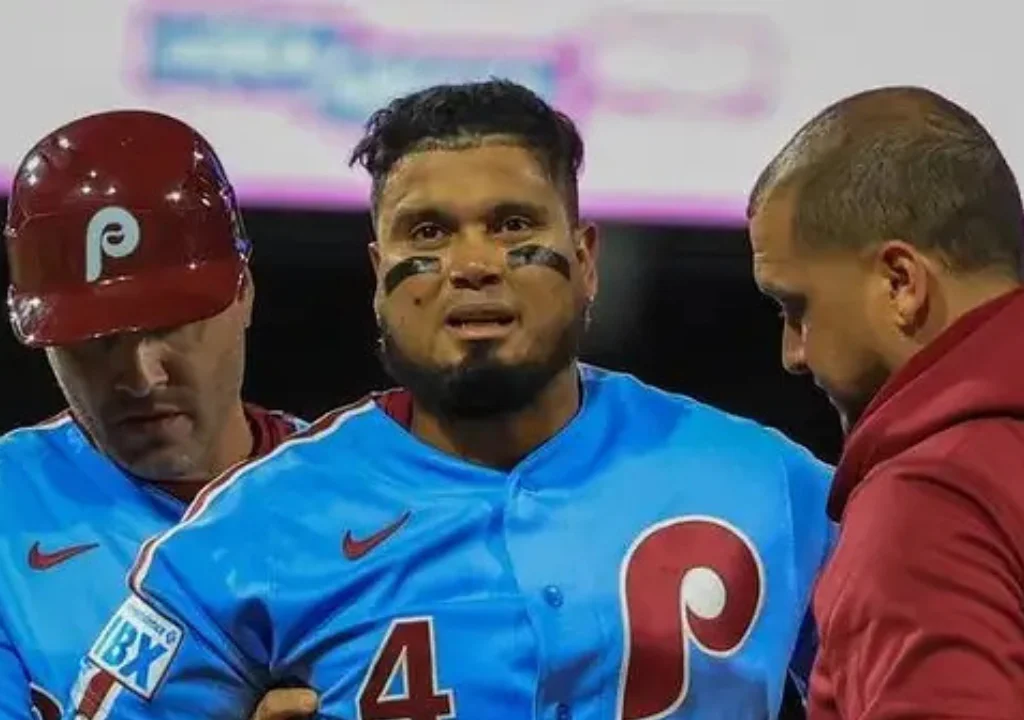 Luis Arráez sufre esguince de tobillo y pone en riesgo su título de bateo en la MLB Luis Arráez sufre esguince de tobillo y pone en riesgo su título de bateo en la MLB