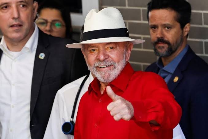 Lula lidera intención de voto en últimas encuestas