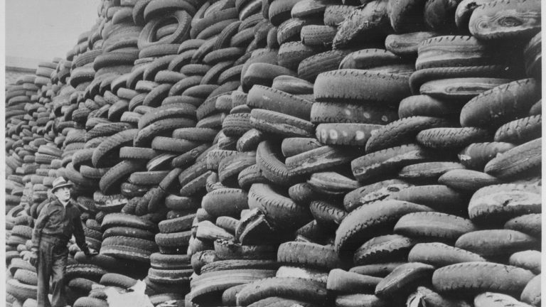 Maine reutiliza 20,000 neumáticos en carretera para mitigar heladas: innovación en ingeniería vial y gestión de residuos