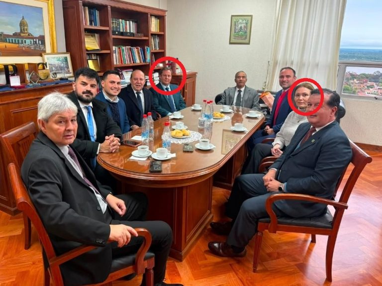 Martínez Simón paga favor a jueza indagada por el Jurado y Corte la confirma en el cargo