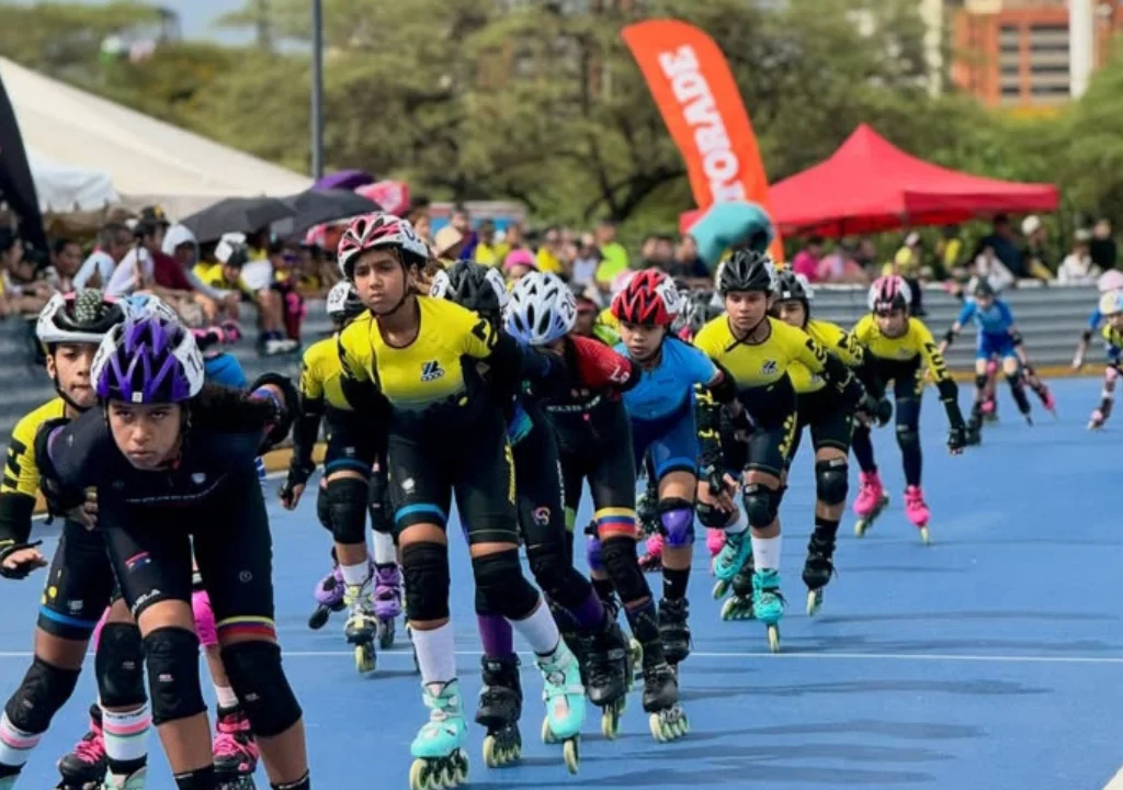 Más de 300 rollers de siete estados bautizaron el Patinódromo Alfredo León Moreno de la Vereda Más de 300 rollers de siete estados bautizaron el Patinódromo Alfredo León Moreno de la Vereda