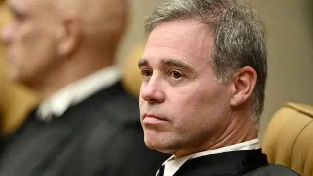 Mendonça acusa Moraes de direcionar investigação no STF