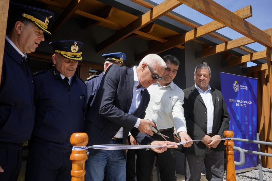 Ministro del Interior inauguró la nueva sede de la Seccional Séptima de Villa Constitución en Salto
