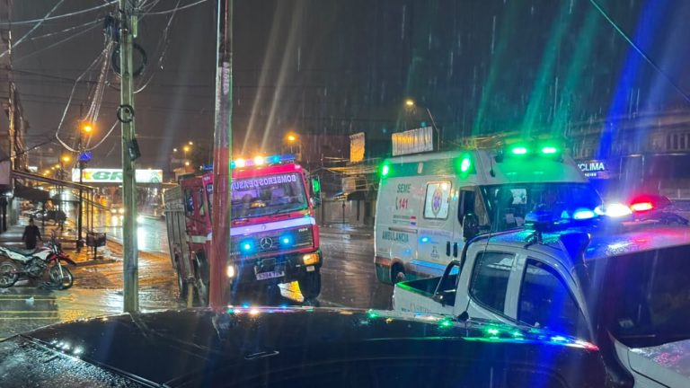 Motociclista de 24 años queda herido tras ser embestido por un automóvil sobre Eusebio Ayala