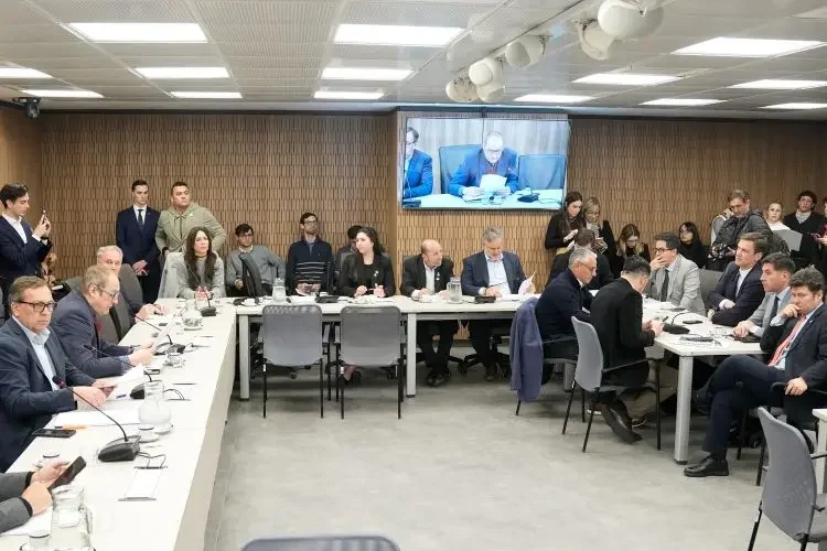 Obras Públicas debatió sobre el acceso al agua, el Canal Magdalena y obras paralizadas