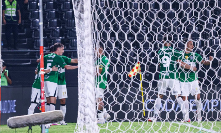 Olimpia superó a Libertad y se adueñó de forma solitaria de la punta del Clausura