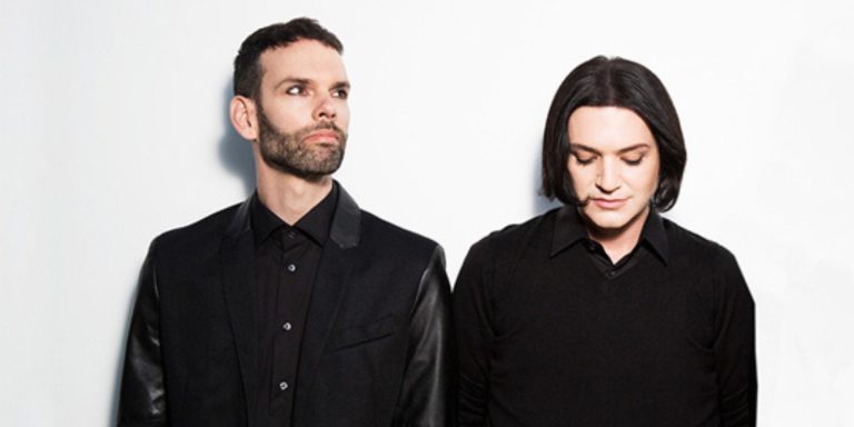 Placebo confirma show em Curitiba para celebrar 30 anos do álbum de estreia