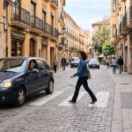 Podrás cruzar por donde quieras: la nueva normativa que entra en vigor el 1 de octubre y dará total prioridad a los peatones en algunas vías