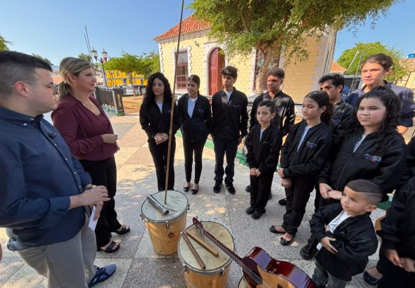 Primera Dama del Estado impulsa el talento de «Gaiteritos de La Rita» con entrega de instrumental gaitero